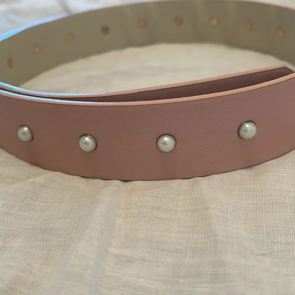 Pink/ pearl belt - Picture 2 of 7